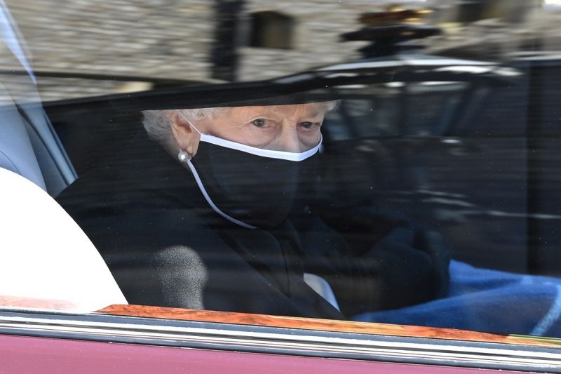 Rainha Elizabeth II se despede do marido, príncipe Philip